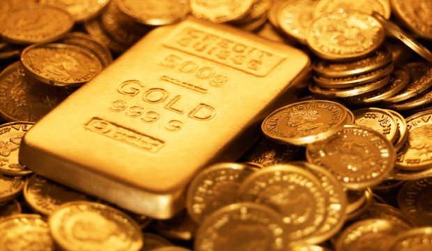 Gold hits all-time high, propelled by US rate-cut hopes, safe-haven appeal